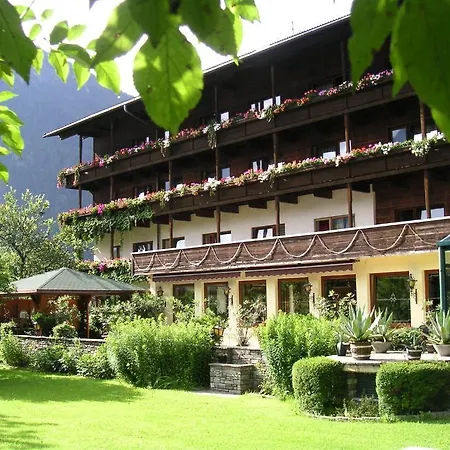 斯特洛尔兹膳食公寓酒店 3*