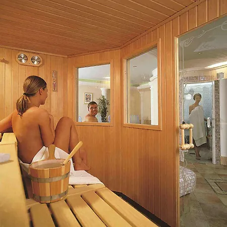 斯特洛尔兹膳食公寓酒店 3* 迈尔霍芬