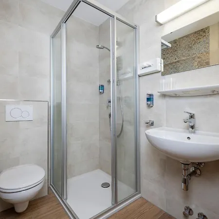 Hotel-pension Strolz 3* 메이른호픈