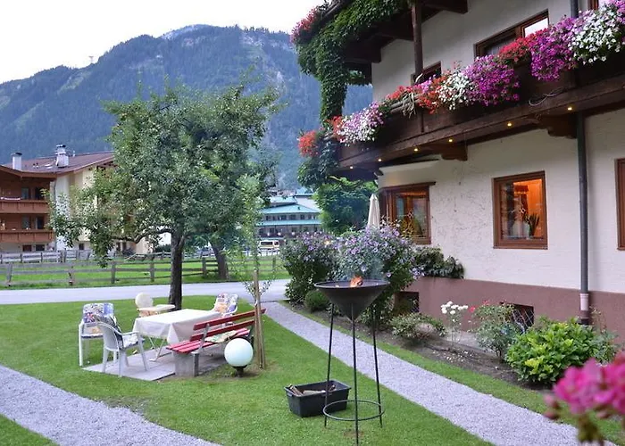 Hotel-pension Strolz مايرهوفن